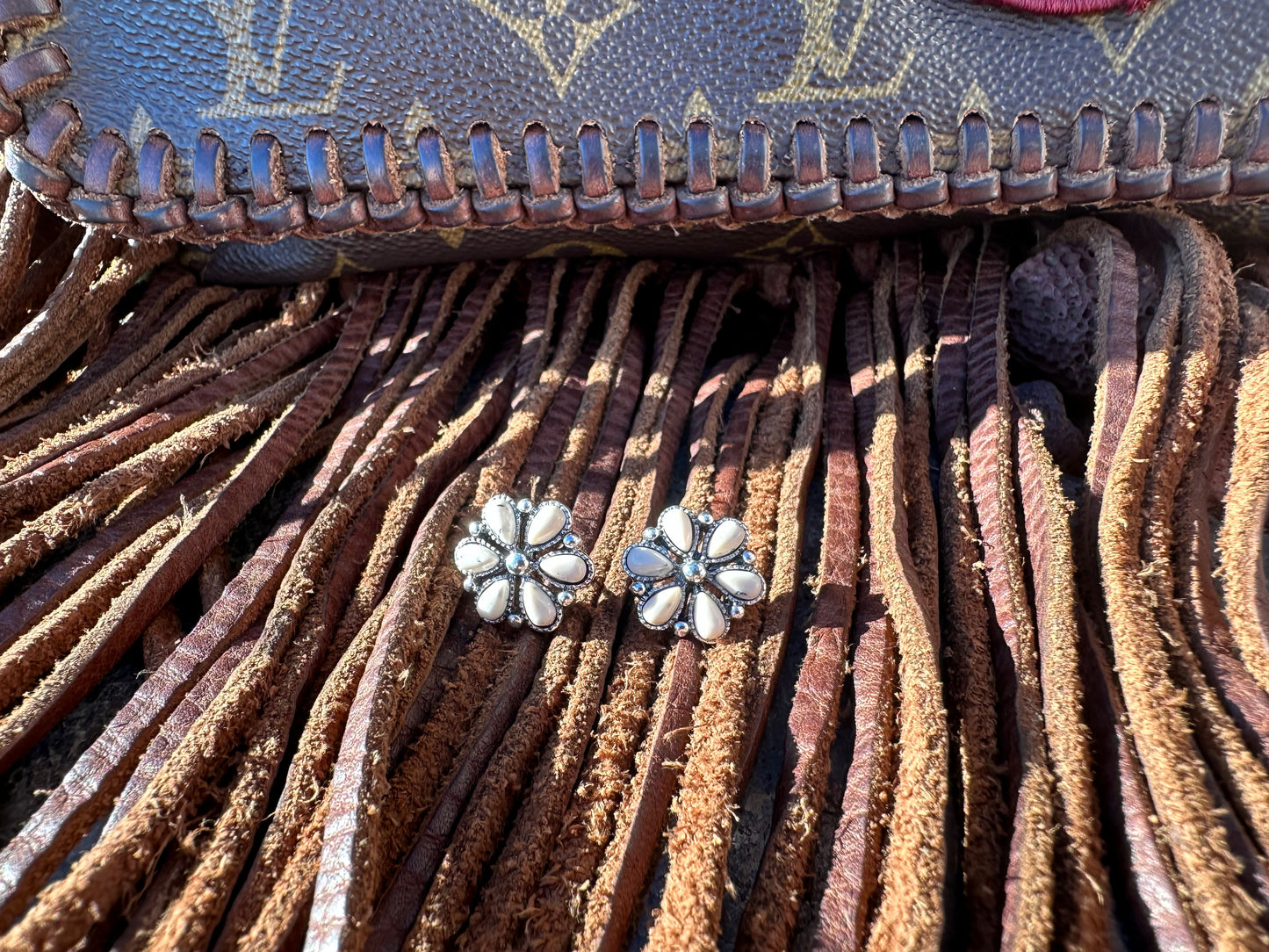 Western Mini Flower Stud Earrings White